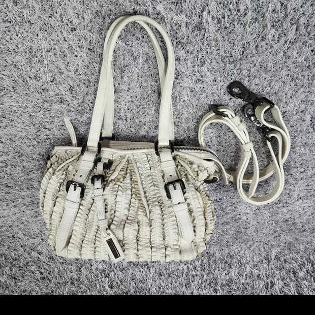 버버리 레드 숄더백