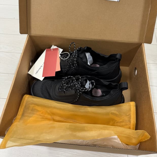 아카이브앱크x리본빛 스니커즈