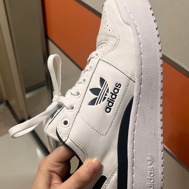 (235)아디다스 포럼 볼드 흰색 스니커즈