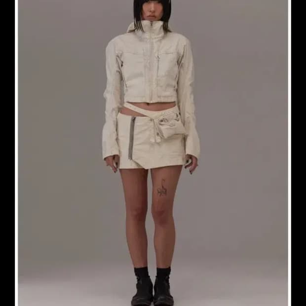 Hyeinseo 혜인서 워시드 크롭 자켓