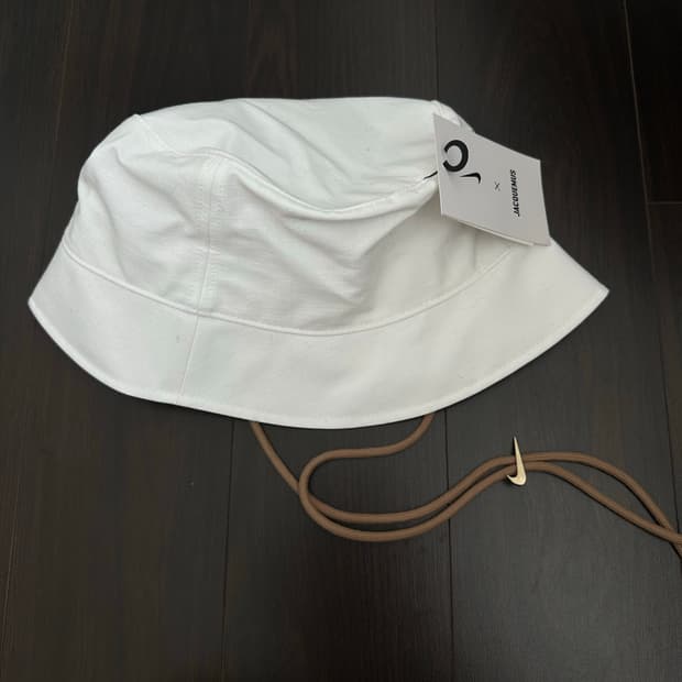 Jacquemus X Nike 버킷햇
