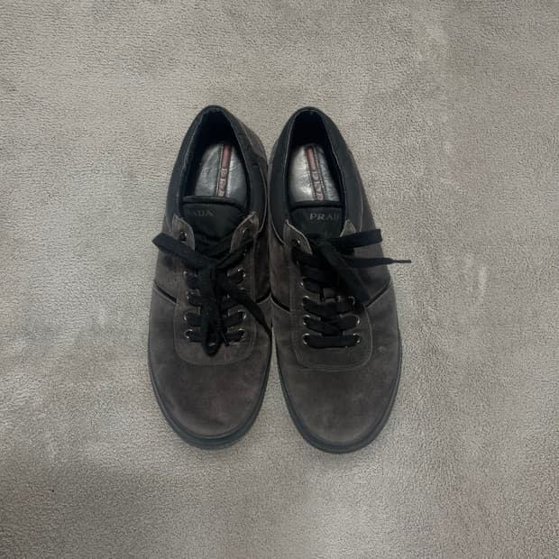 285)프라다 스웨이드 레더 스니커즈 신발
