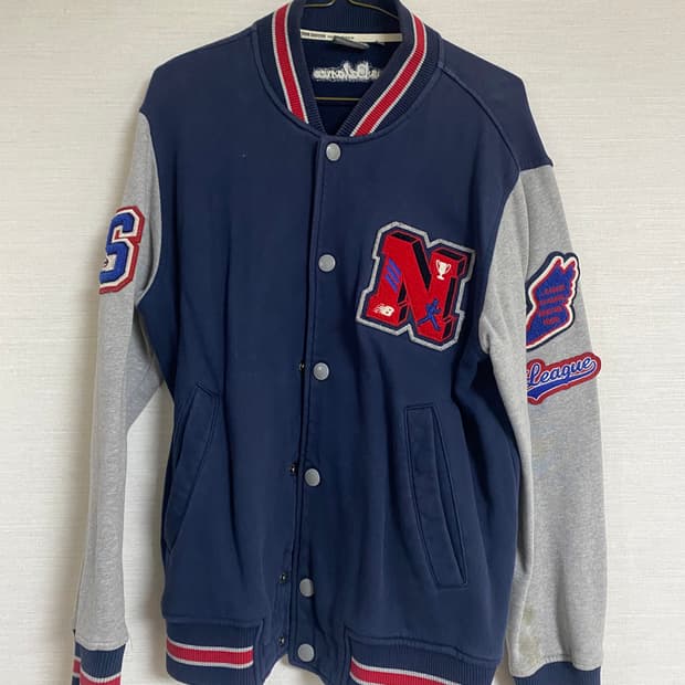 뉴발란스(New Balance) 클래식 바시티 자켓 (네이비/그레이)