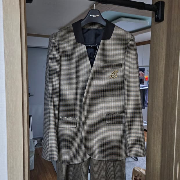 비욘드클로젯 파리지앵 카라리스 하운드투스 블레이저 M