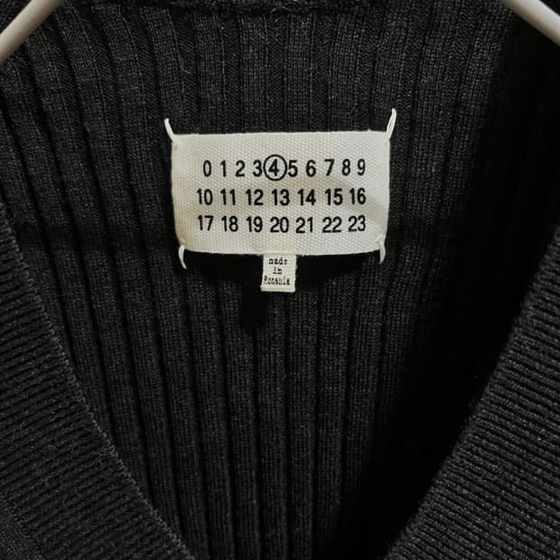 v neck knit