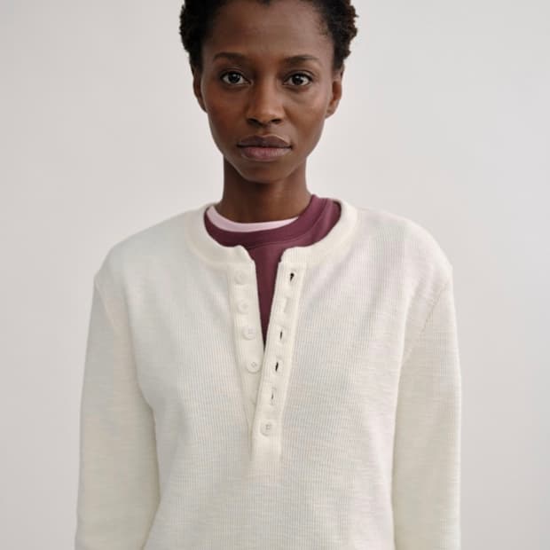컬러컬러 /button henley neck(ivory)