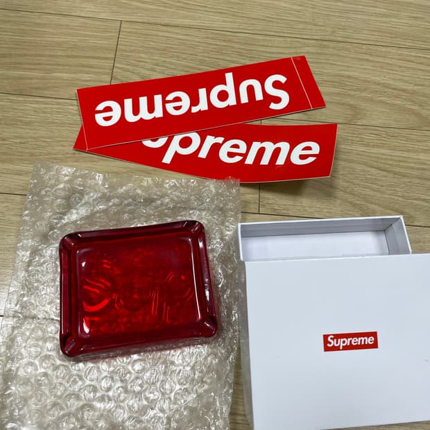 슈프림 디보스드 글래스 애쉬트레이 레드 - 20SS