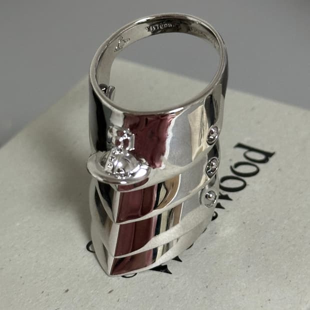 🤍비비안 웨스트우드 아머 링 실버 L🤍