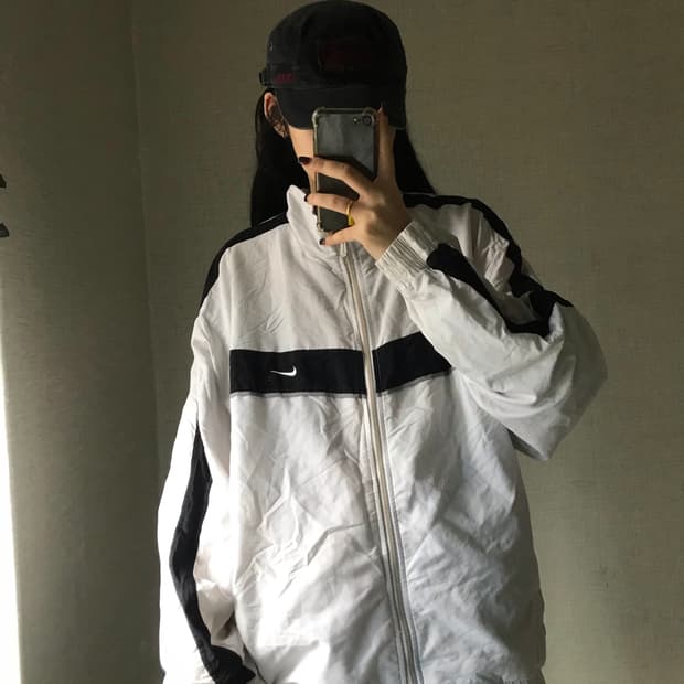 나이키 00s 흰검 바람막이