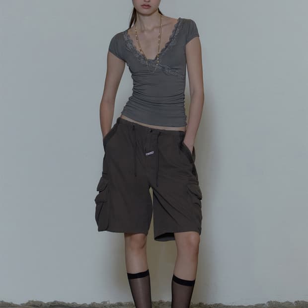 스컬프터 Lace Trim Wrap Tee Charcoal