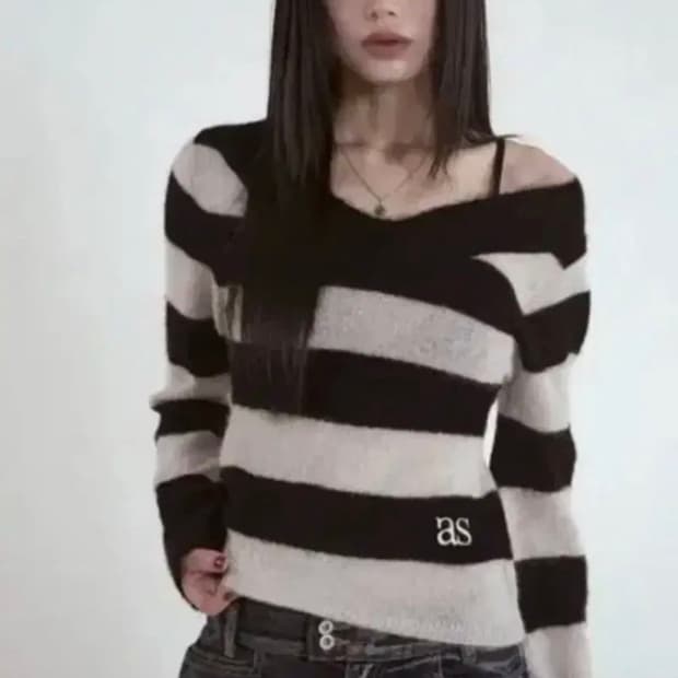 (옷장 정리) 애즈온 포니 스트라이프 니트 블랙