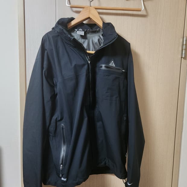 나이키 ACG 고어텍스 바람막이 블랙