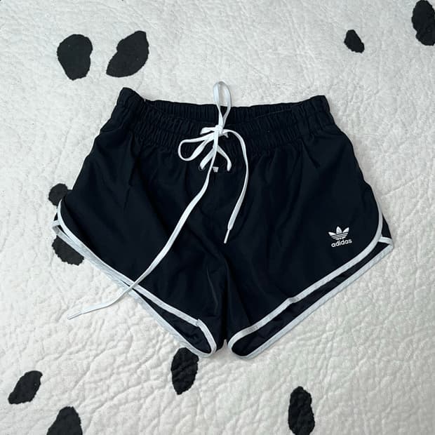 Adidas original laced Short