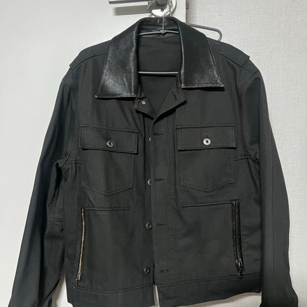 Coor 레더 패치워크 필드 자켓 (올리브차콜)