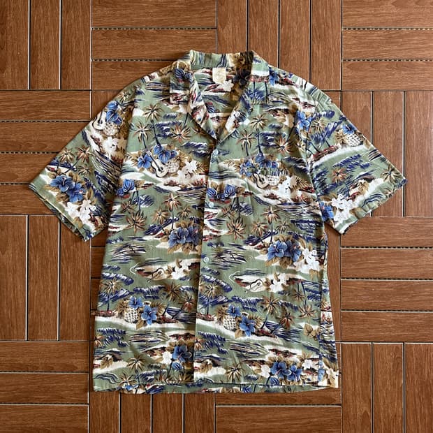 Vintage Hawaii made Hawaiian 1/2 shirts