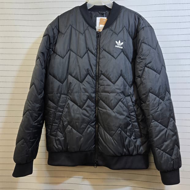 아디다스 블랙 퀼팅 패딩 봄버 자켓