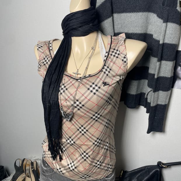 Burberry 버버리 블루라벨 베이지 나시탑