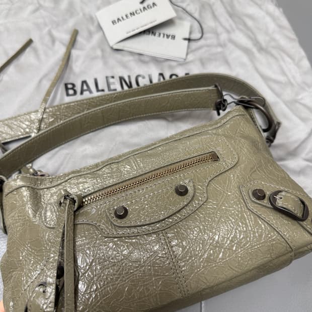 2026 신상 발렌시아가 르시티 모토 미니-아미그린