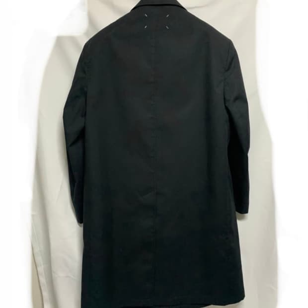 마르지엘라 스퀘어숄더 롱코트 블랙