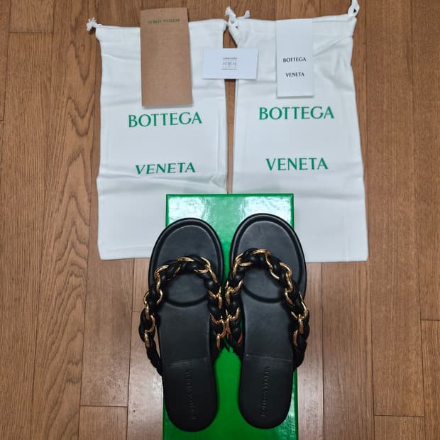 (정품) 보테가베네타 나파가죽 슬리퍼 36.5 (명품 샌들 여자 신발)