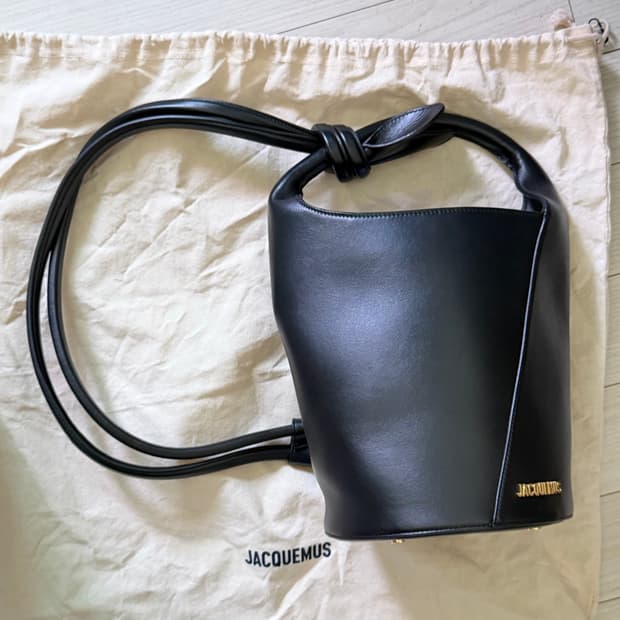 자크뮈스 버킷 백