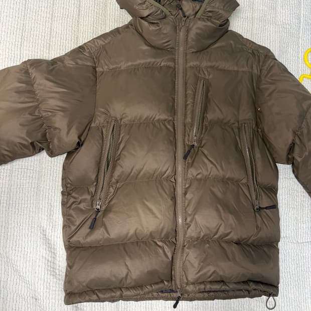 아웃스탠딩 패딩