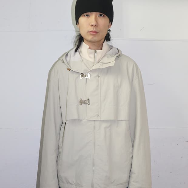 알레그리 22SS 유틸리티 하이넥 후디드 윈드브레이커
