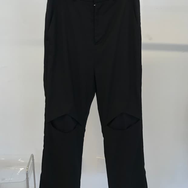 KANGJUNGSEOK Cut-Out Detail Black Pant