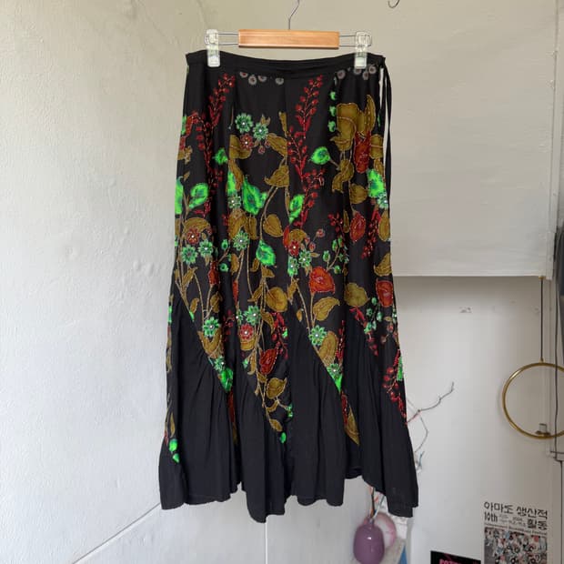 핸드메이드 비즈 롱 스커트