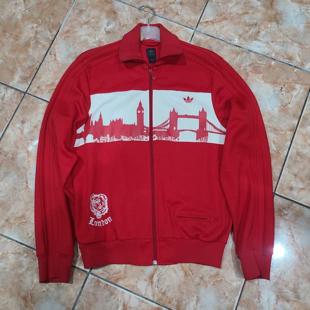 아디다스 런던트랙탑