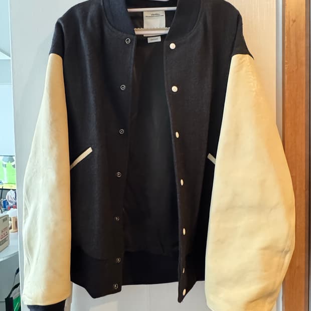 3) 20aw 비즈빔 바시티 자켓