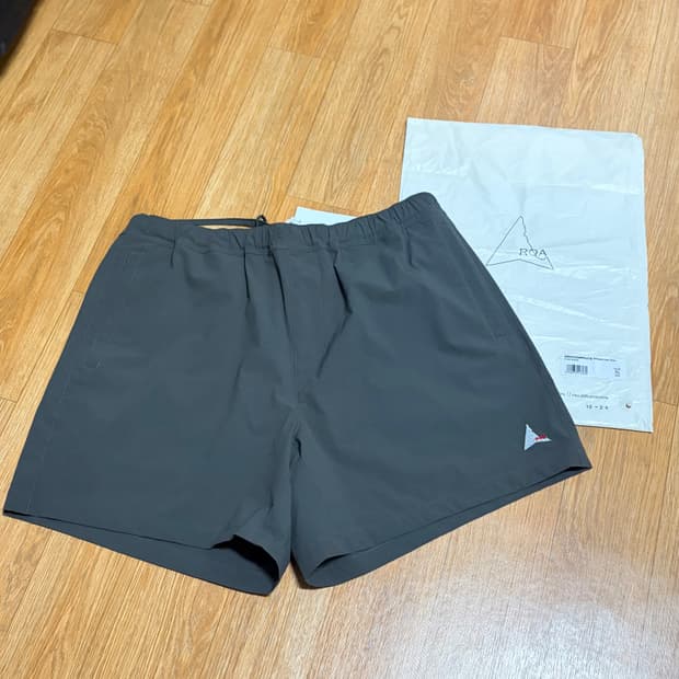 ROA의 로아쇼츠, 다크 그레이 색상 XL 