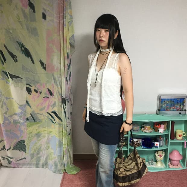 화이트 레이스 슬리브리스
