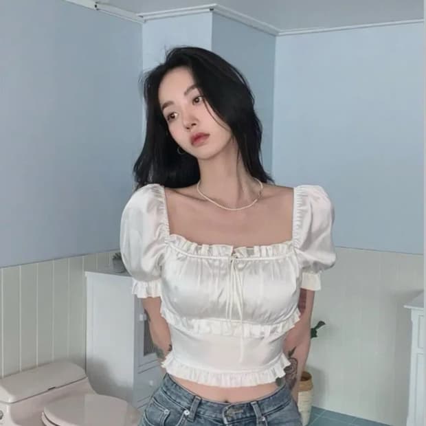페일제일드 반팔 실크 블라우스