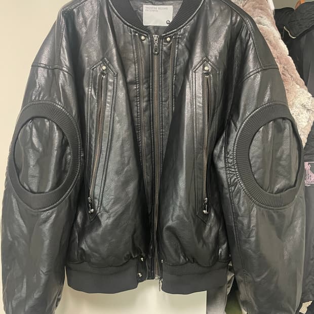 비엑세스 레더 패딩 자켓