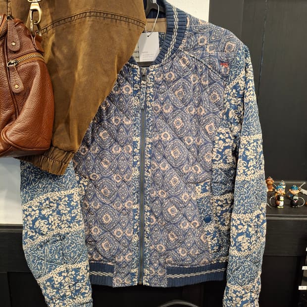 (마지막특가) 써스데이아일랜드 패딩점퍼 s