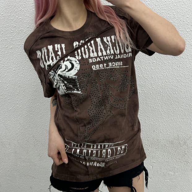 버커루 로고 프린팅 큐빅 브라운 반팔 L