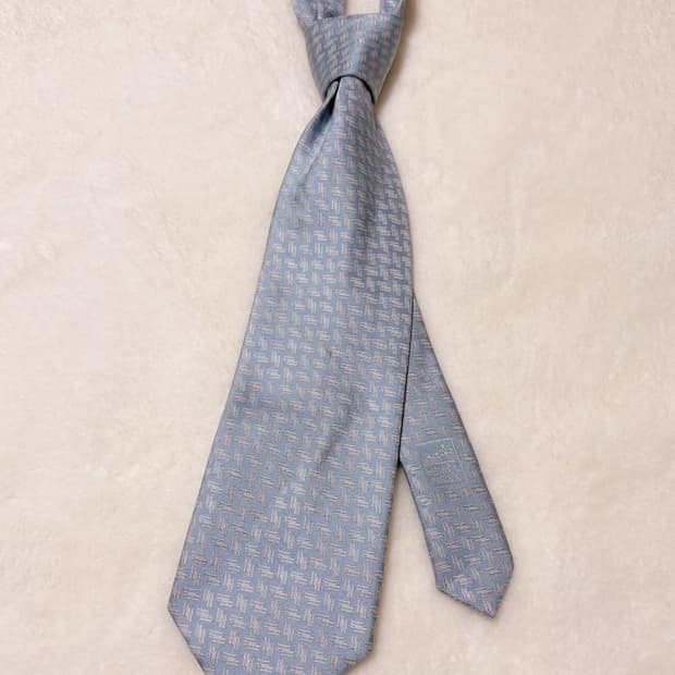 에르메스 긱시크 핀터깔 연 하늘색상 대장 넥타이 