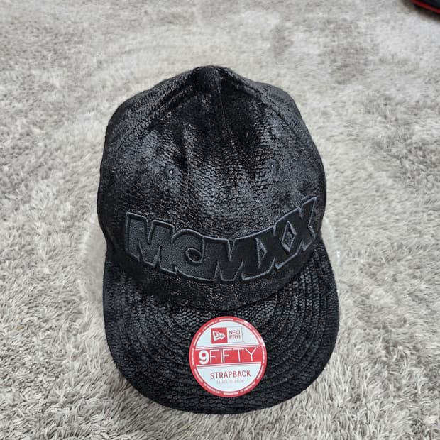 뉴에라 9FIFTY 블랙 캡 S-M