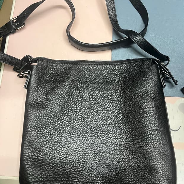 발렌티노 가라바니 락스터드 메신저백(크로스백)