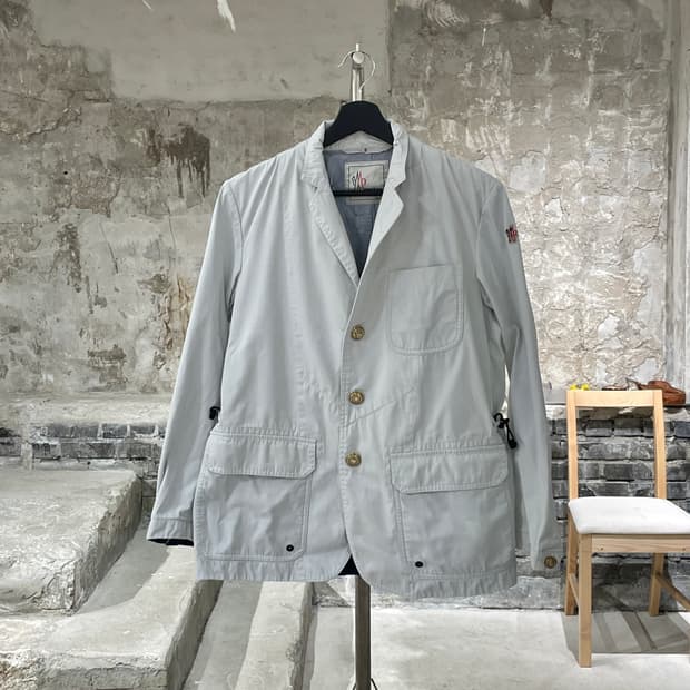 몽클레르 스노우 화이트 금장 버튼 코튼 자켓