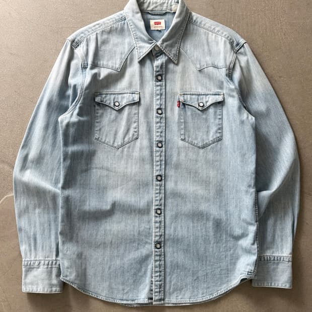  Vintage Levi's Western Denim Shirt  Con