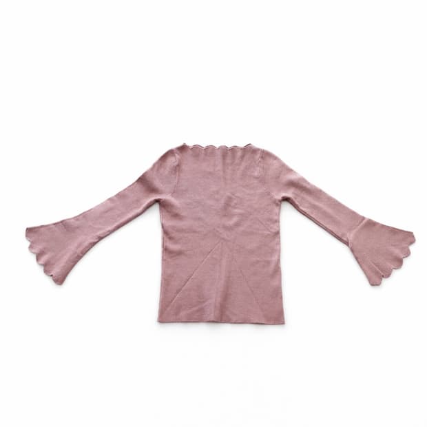 로엠 물결 여리 니트