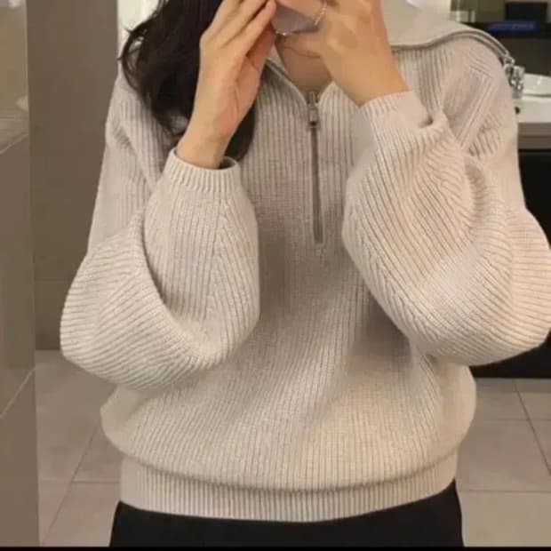 COS 코스 지프업 미니멀니트 크림