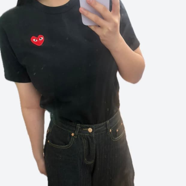 ✨[정품/초특가]꼼데가르송 PLAY 하트 와펜 블랙 반팔티✨