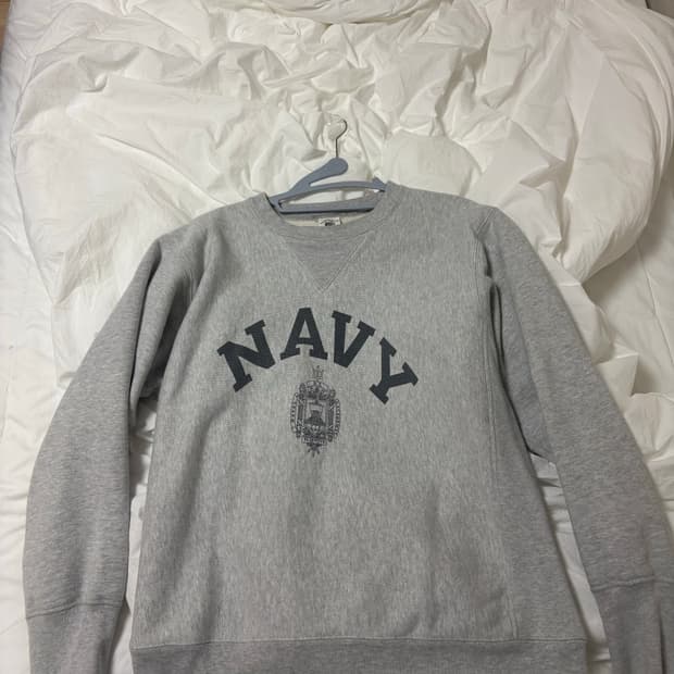 브론슨 맨투맨 스웨트셔츠