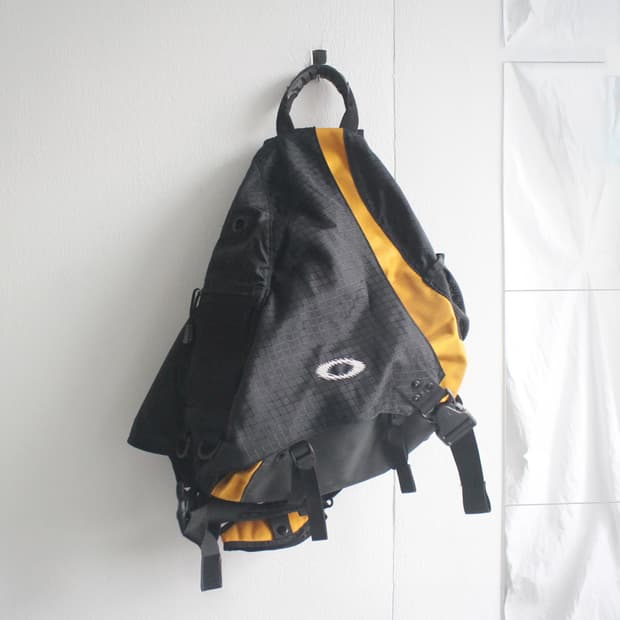 00‘s OAKLEY TECHNICAL SLING BAG