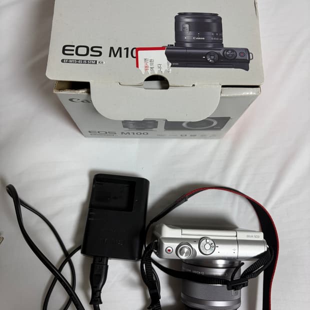 캐논 m100 화이트 카메라