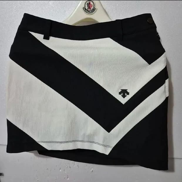 619 ) 데상트 9.8 골프치마 일상룩 미니 스커트 최상 s급