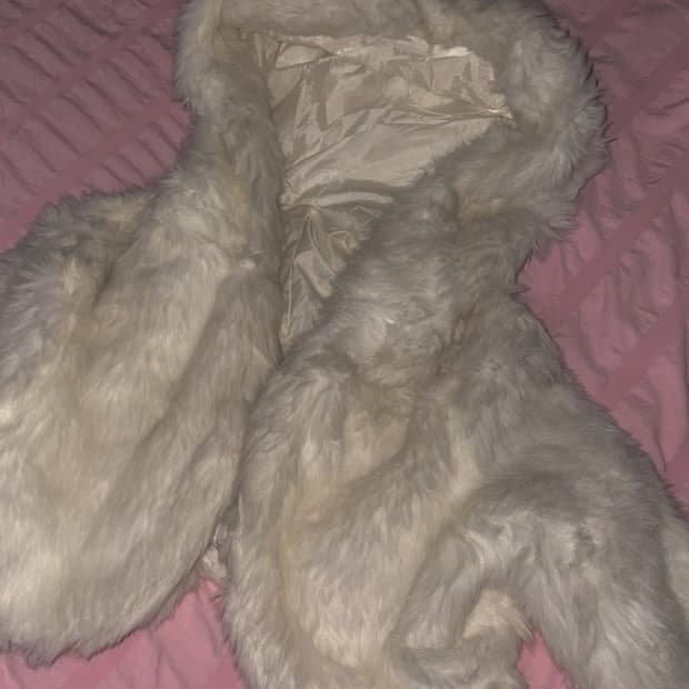 아이보리 숏 후드 퍼자켓 